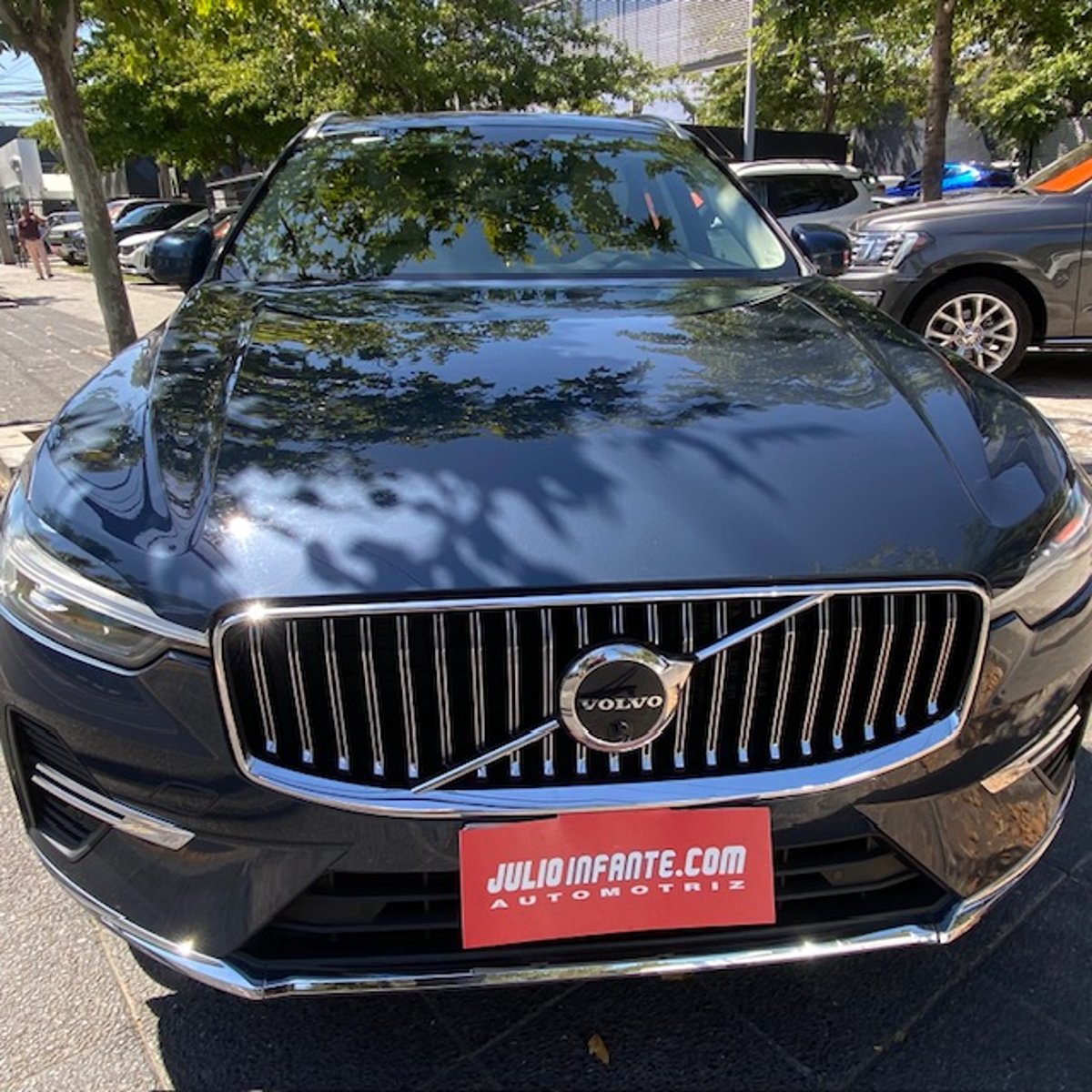 Volvo XC60 T8 R Awd Recharge 2023 - Imagen 4 de 10