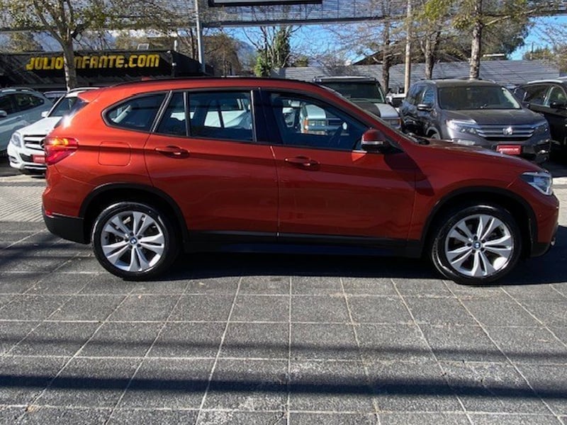 BMW X1 SDrive18D 2.0 AUT 2019 - Imagen 8 de 10