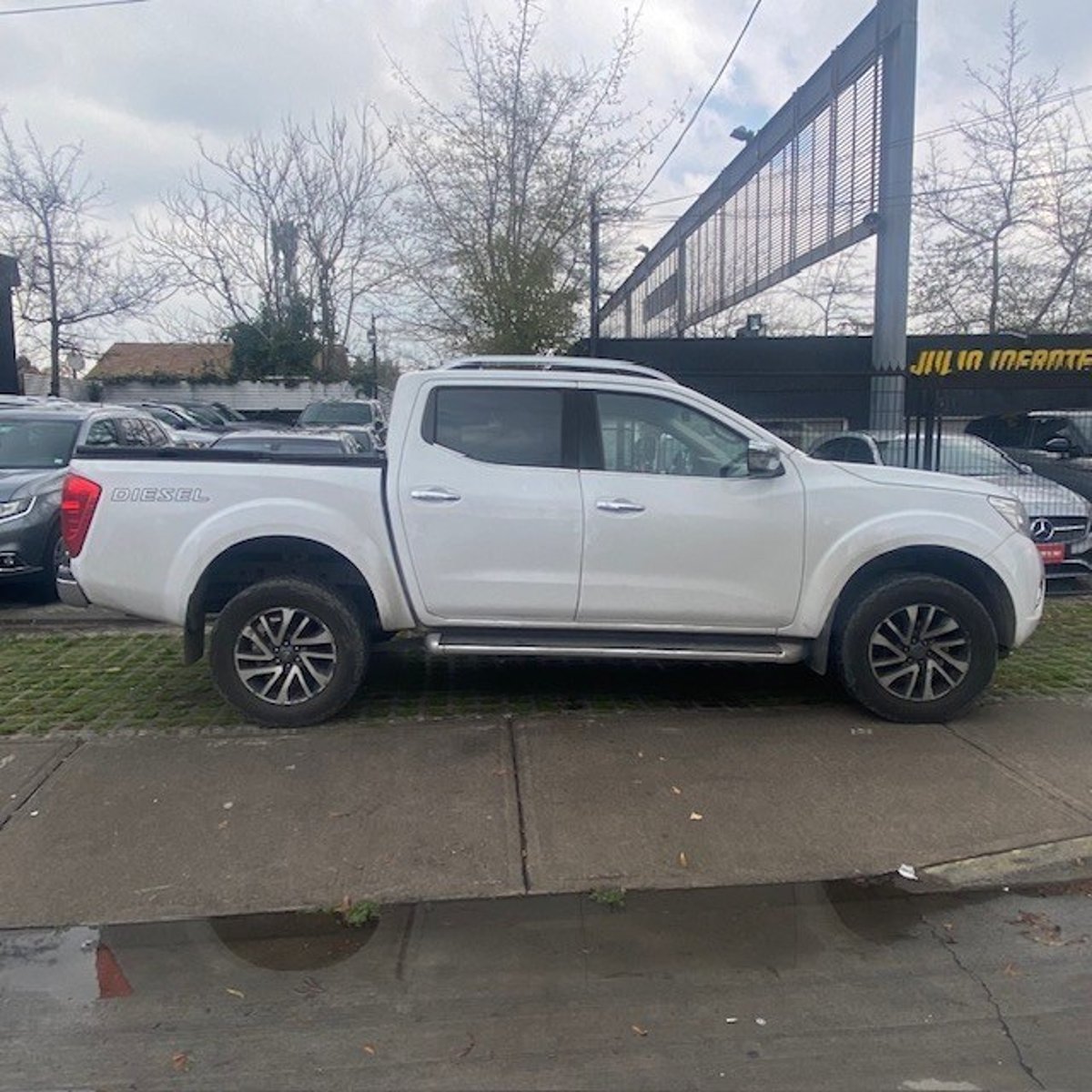 Nissan NP300 LE 4x4 2.3 Autom. 2017 - Imagen 3 de 4