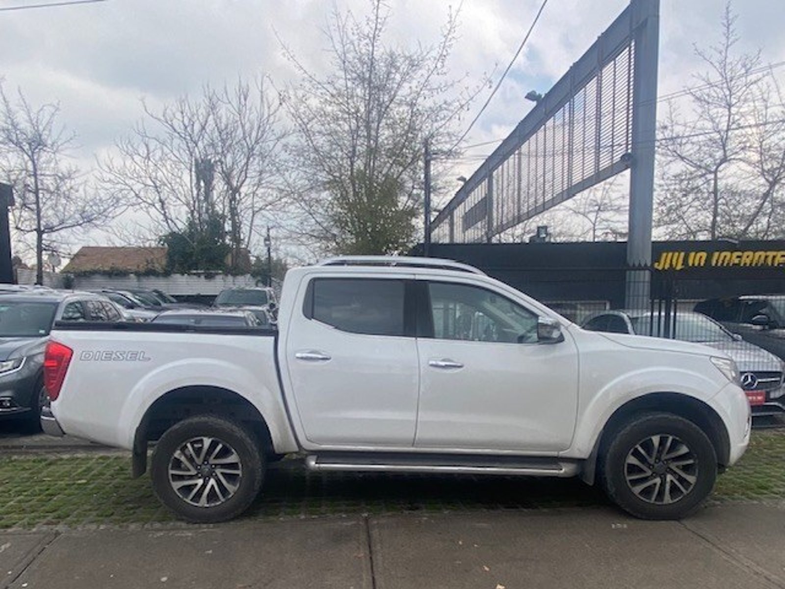 Nissan NP300 LE 4x4 2.3 Autom. 2017 - Foto 3 de 4