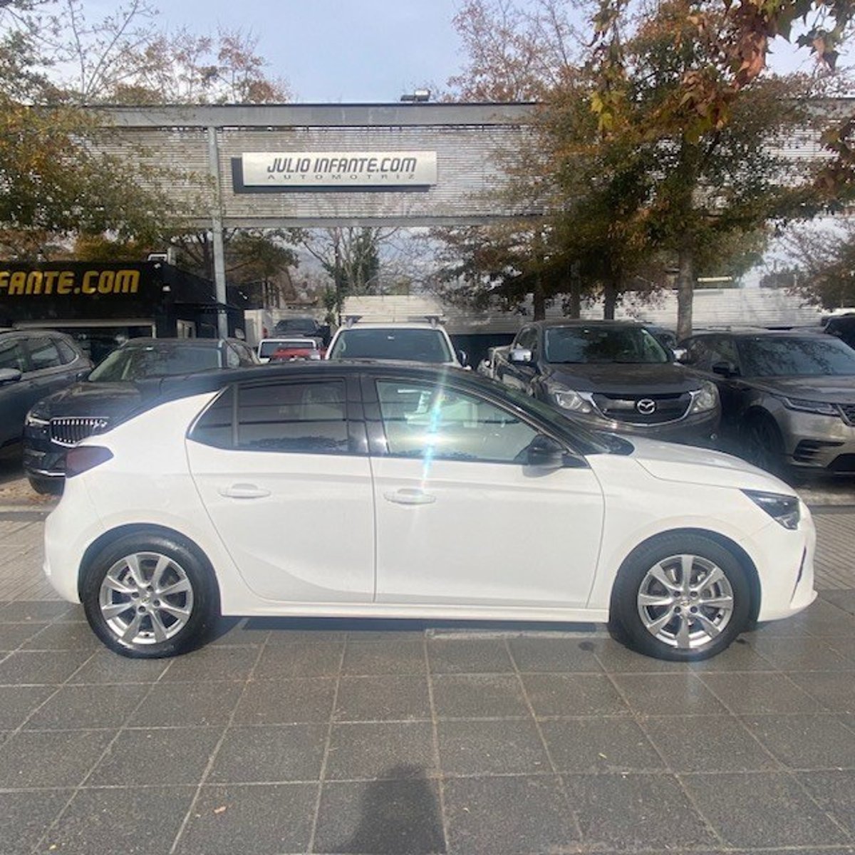 Opel CORSA HB 1.2 Automatico . 2021 - Imagen 3 de 10