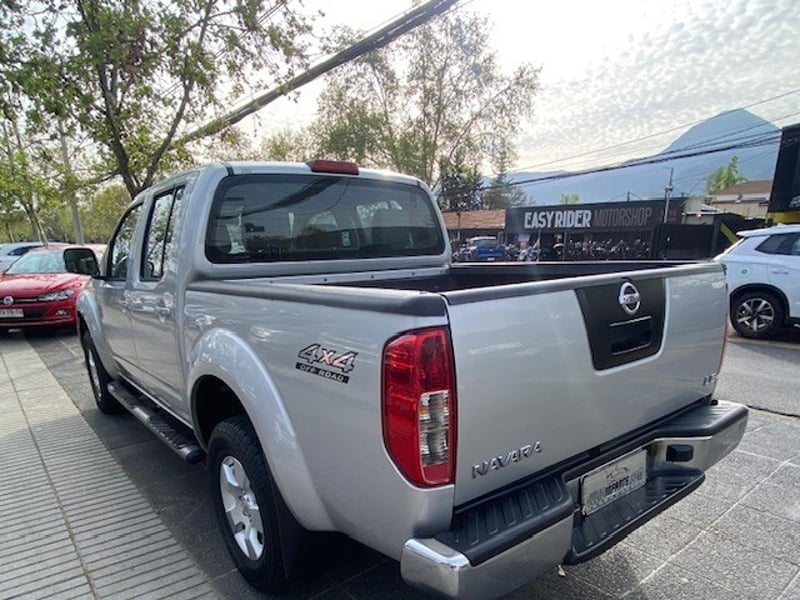 Nissan NAVARA Lux 4x4 2.5 AT 2015 - Imagen 4 de 10