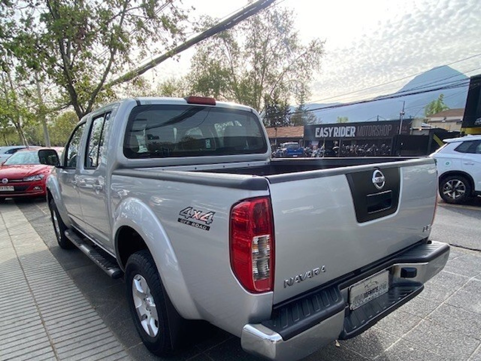 Nissan NAVARA Lux 4x4 2.5 AT 2015 - Foto 4 de 10