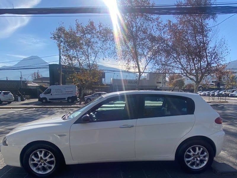 Alfa Romeo 147 1.6 T. Spark 2008 - Imagen 7 de 10