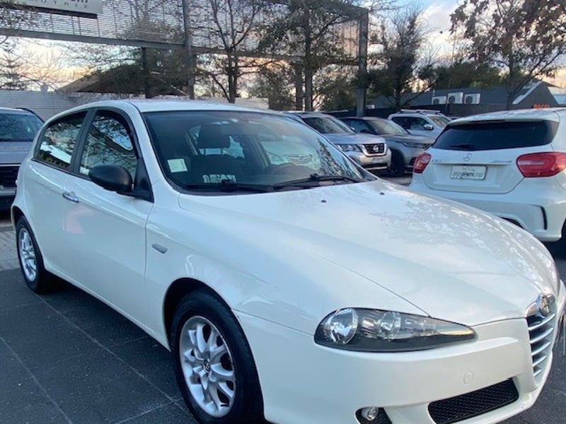 Alfa Romeo 147 1.6 T. Spark 2008 - Imagen 3 de 10