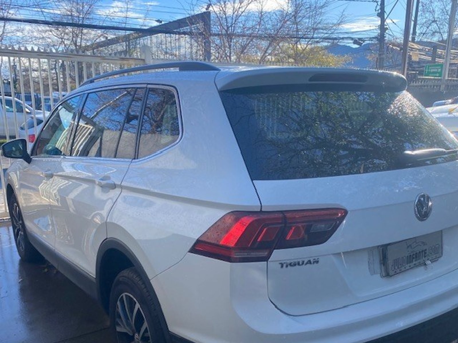 Volkswagen TIGUAN 4x4 2.0 At. 2019 - Foto 3 de 3