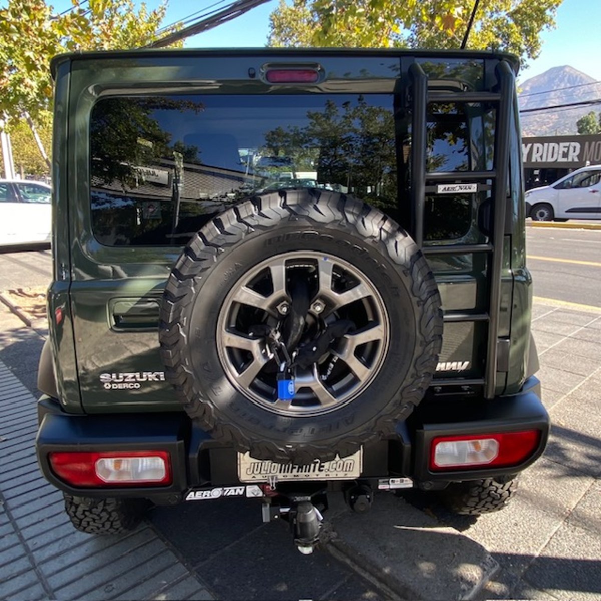Suzuki JIMNY 5P 1.5 AT GLX . Nuevo.1.200 km. Neumatico 2025 - Imagen 4 de 10
