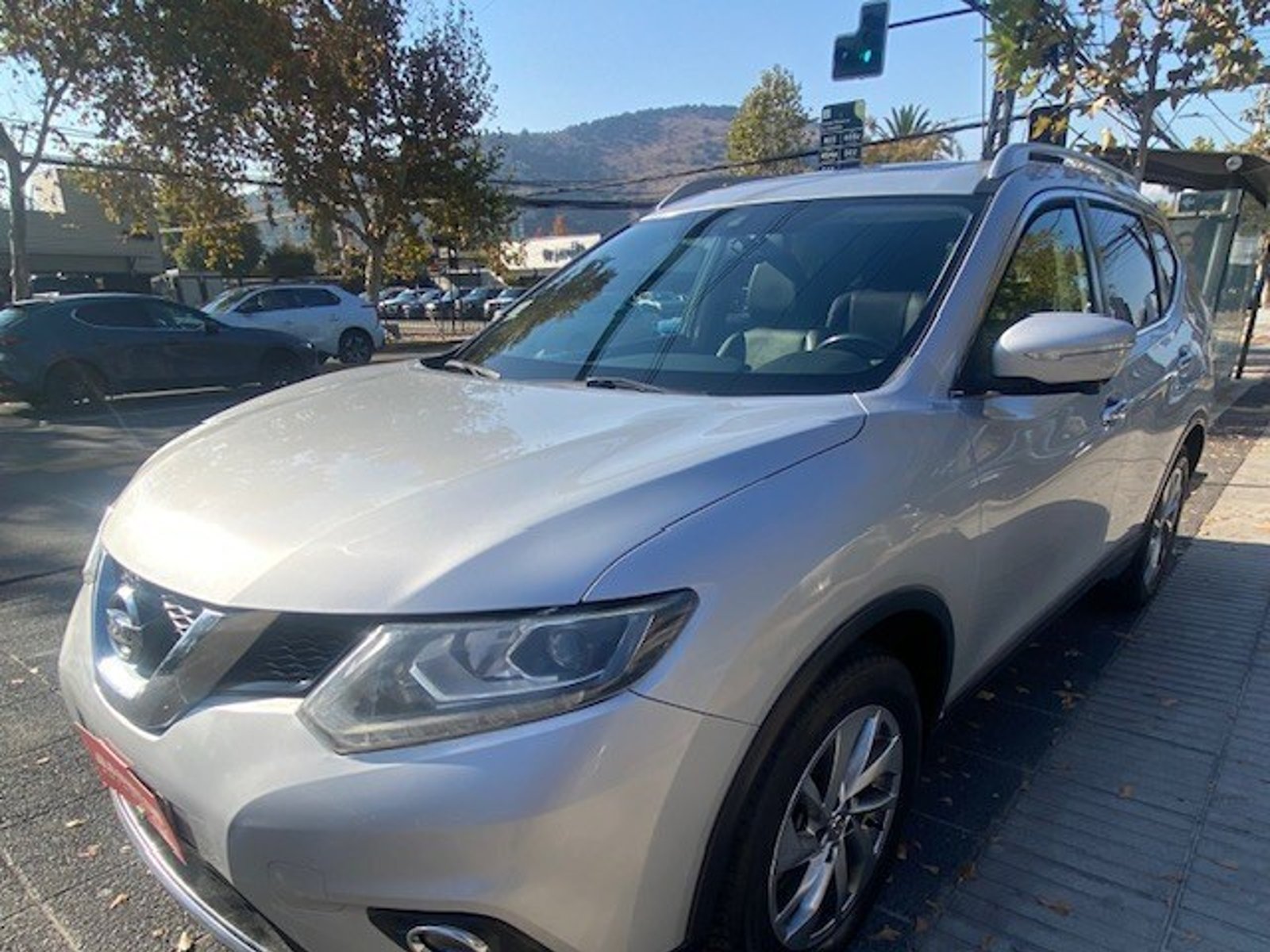 Nissan X-TRAIL 2.5 Aut.4x4 2015 - Foto 2 de 10