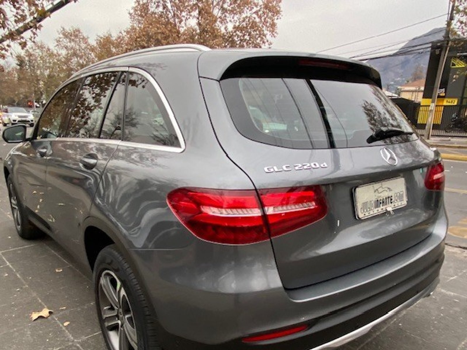 Mercedes-Benz GLC 220D 4matic, cuero, 2018 - Foto 4 de 10