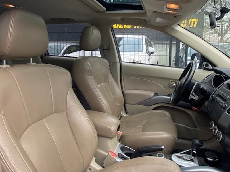 Mitsubishi OUTLANDER 3.0 Autom. Paddle Shift 2010 - Imagen 10 de 10