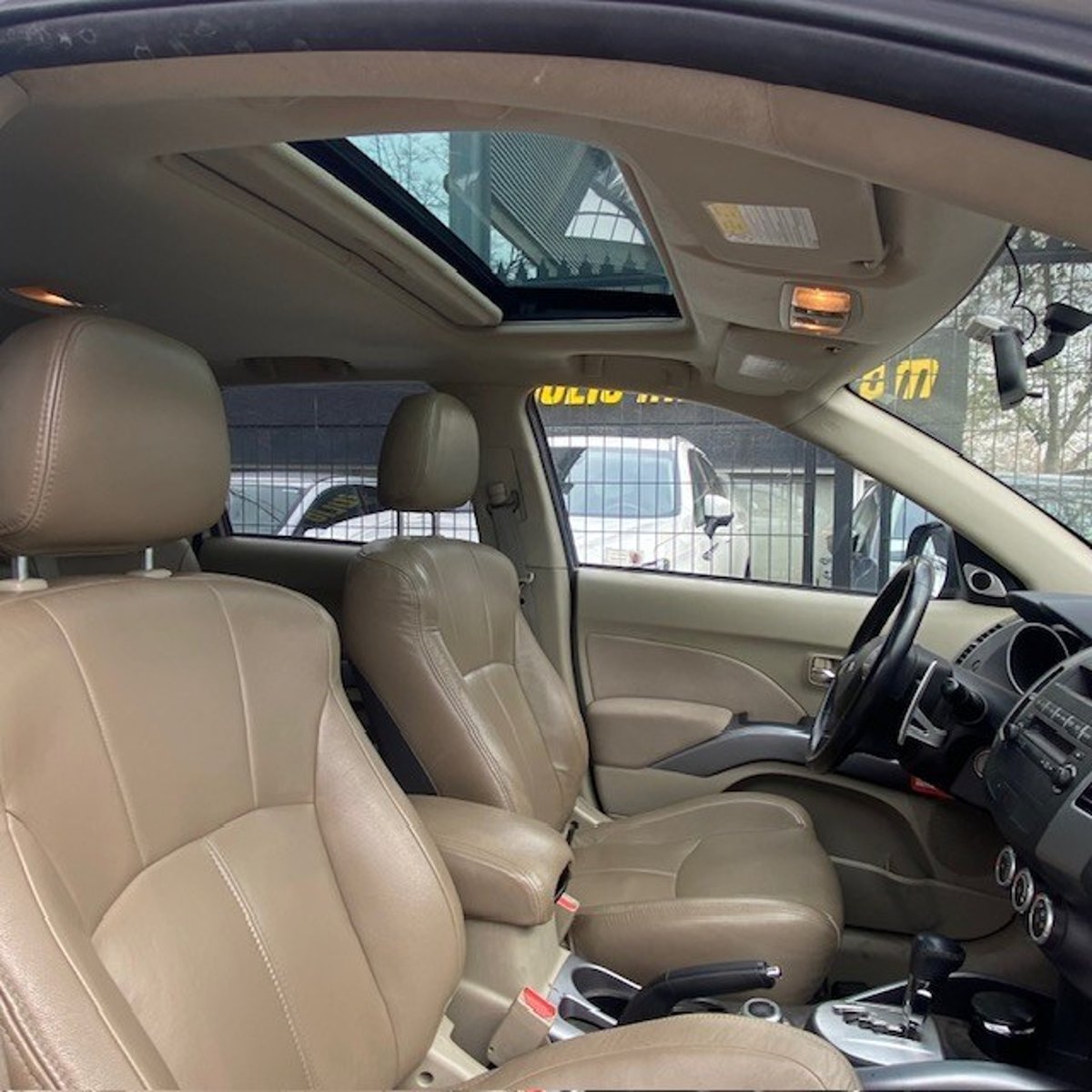 Mitsubishi OUTLANDER 3.0 Autom. Paddle Shift 2010 - Imagen 10 de 10