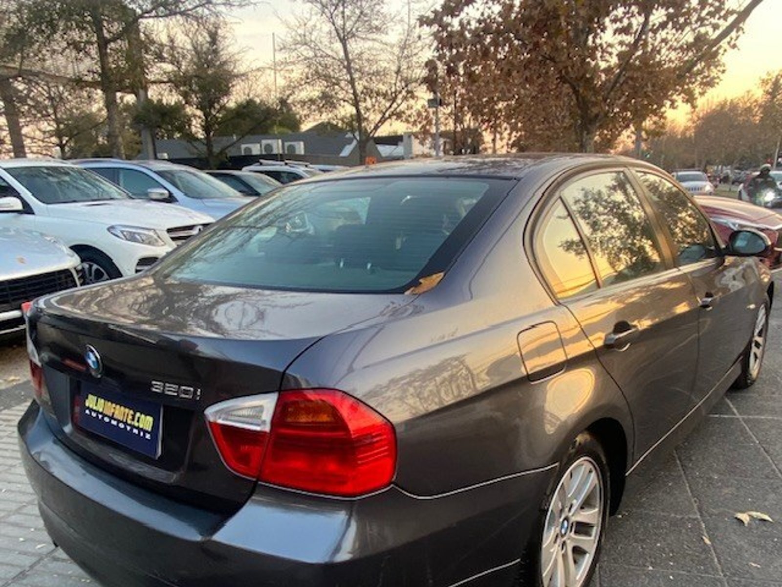 BMW 320IA 2.0 Cuero. 2008 - Foto 2 de 10
