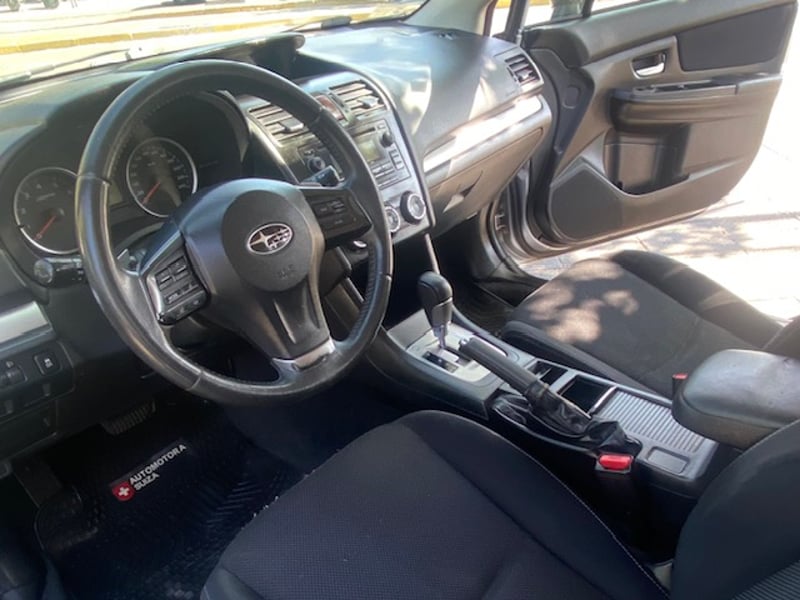 Subaru XV AWD CVT 2.0I AUT Paddle shiftt. Mantenciones, Impecabl 2012 - Imagen 9 de 10