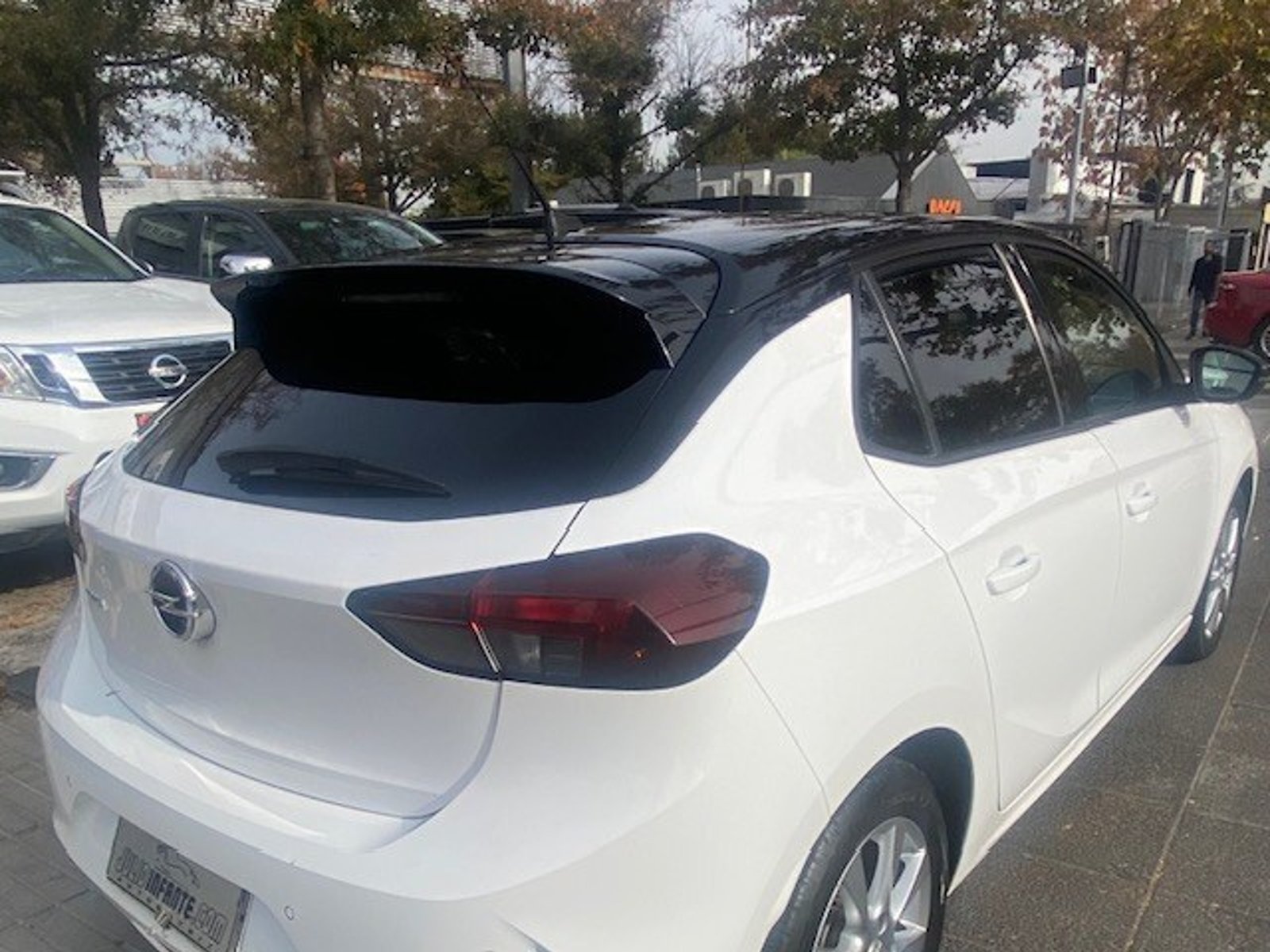 Opel CORSA HB 1.2 Automatico . 2021 - Foto 2 de 10