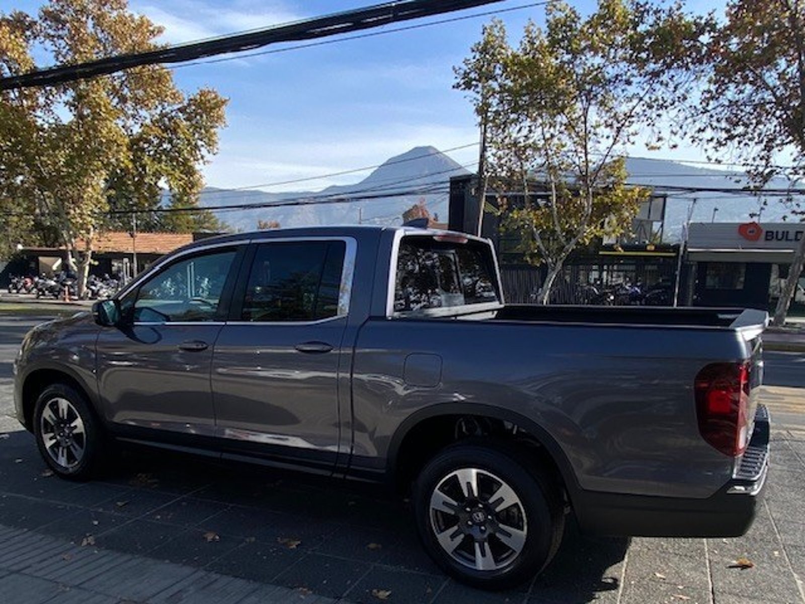 Honda RIDGELINE RTL 4x4 3.5 automática 2020 - Foto 5 de 10