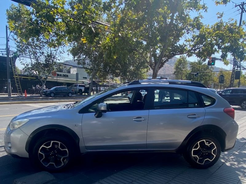 Subaru XV AWD CVT 2.0I AUT Paddle shiftt. Mantenciones, Impecabl 2012 - Imagen 8 de 10