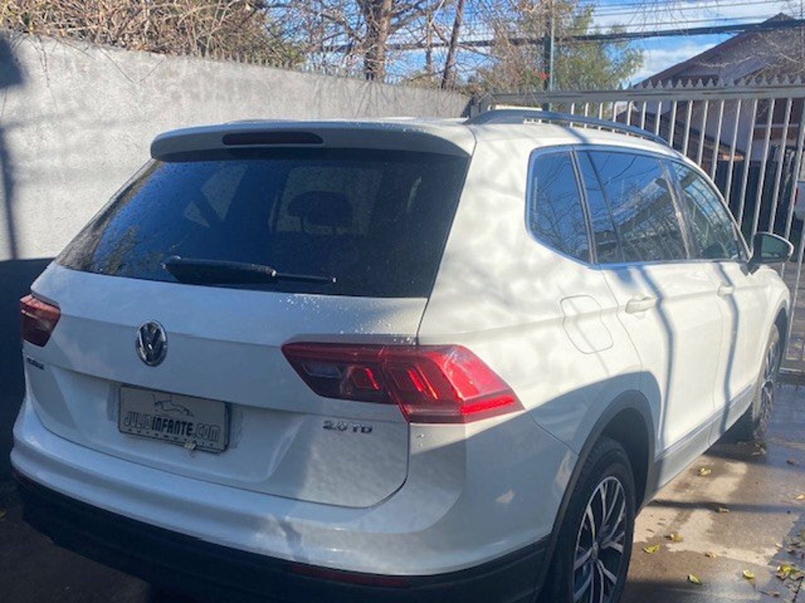 Volkswagen TIGUAN 4x4 2.0 At. 2019 - Foto 2 de 3