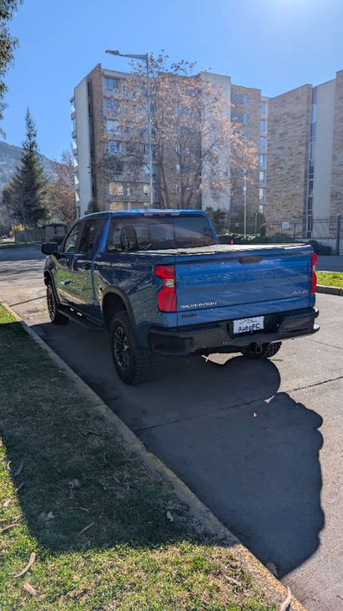 Chevrolet SILVERADO 6.2 ZR2 AUTO DC 4WD R 2023 - Imagen 9 de 20