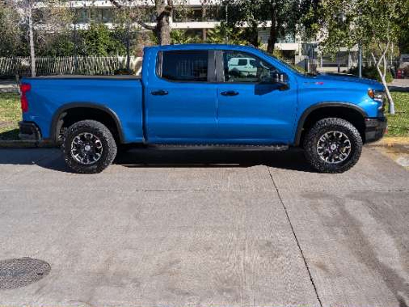 Chevrolet SILVERADO 6.2 ZR2 AUTO DC 4WD R 2023 - Foto 5 de 20