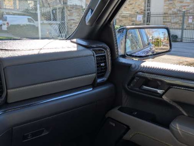 Chevrolet SILVERADO 6.2 ZR2 AUTO DC 4WD R 2023 - Imagen 17 de 20