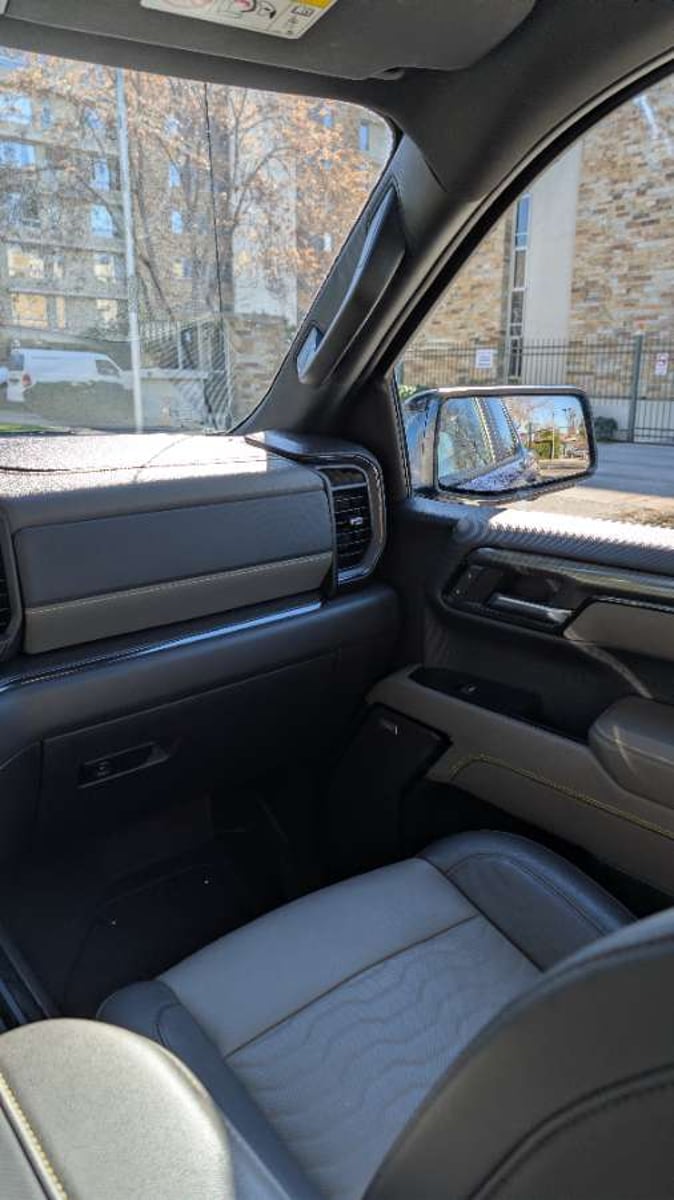Chevrolet SILVERADO 6.2 ZR2 AUTO DC 4WD R 2023 - Imagen 17 de 20
