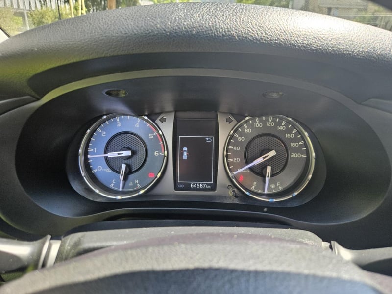 Toyota HILUX 2.4 DX DIESEL 4X4 DOB. CAB. 7AB MT 4P 2023 - Imagen 12 de 20