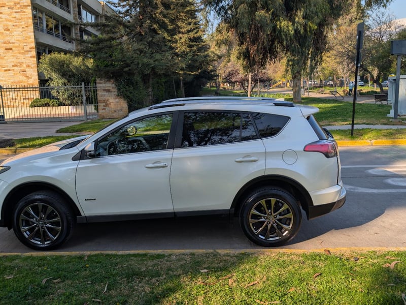 Toyota RAV4 limited 2.5 AWD 2018 - Imagen 10 de 20