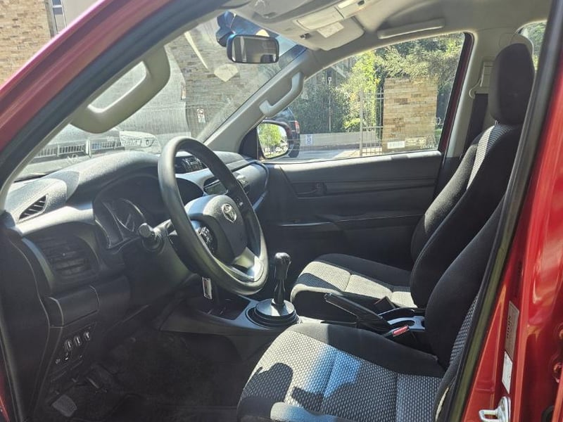 Toyota HILUX 2.4 DX DIESEL 4X4 DOB. CAB. 7AB MT 4P 2023 - Imagen 10 de 20