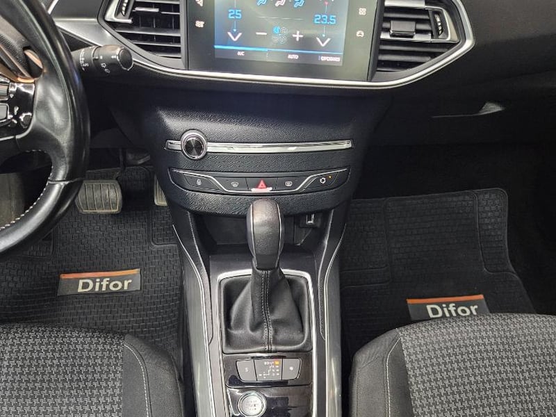 Peugeot 308 Allure BlueHDI 130 1.5 2020 - Imagen 17 de 20