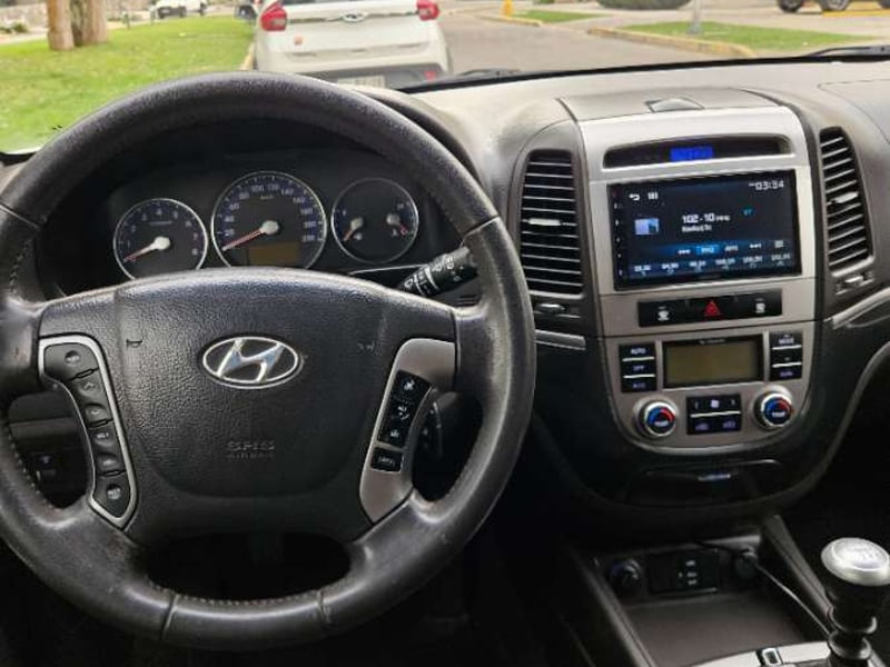 Hyundai SANTA FE GLS 4x2 MT 2013 - Imagen 18 de 20