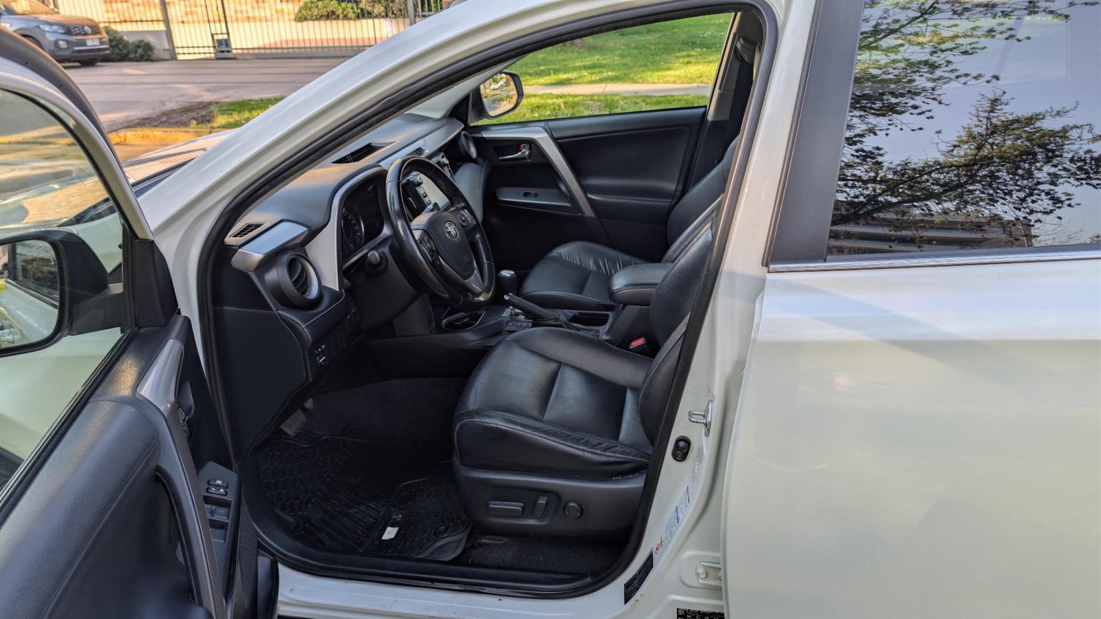 Toyota RAV4 limited 2.5 AWD 2018 - Imagen 11 de 20