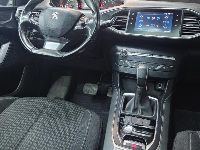 Peugeot 308 Allure BlueHDI 130 1.5 2020 - Imagen 16 de 20