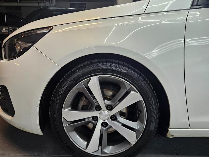Peugeot 308 Allure BlueHDI 130 1.5 2020 - Imagen 10 de 20