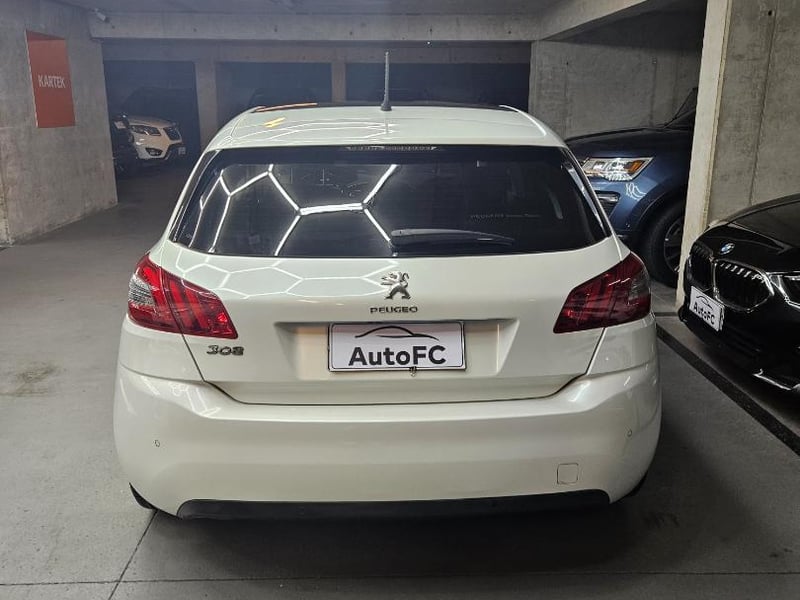 Peugeot 308 Allure BlueHDI 130 1.5 2020 - Imagen 8 de 20