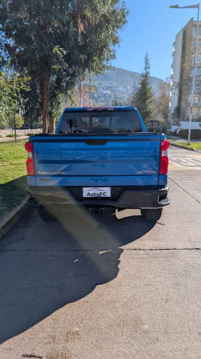 Chevrolet SILVERADO 6.2 ZR2 AUTO DC 4WD R 2023 - Imagen 7 de 20