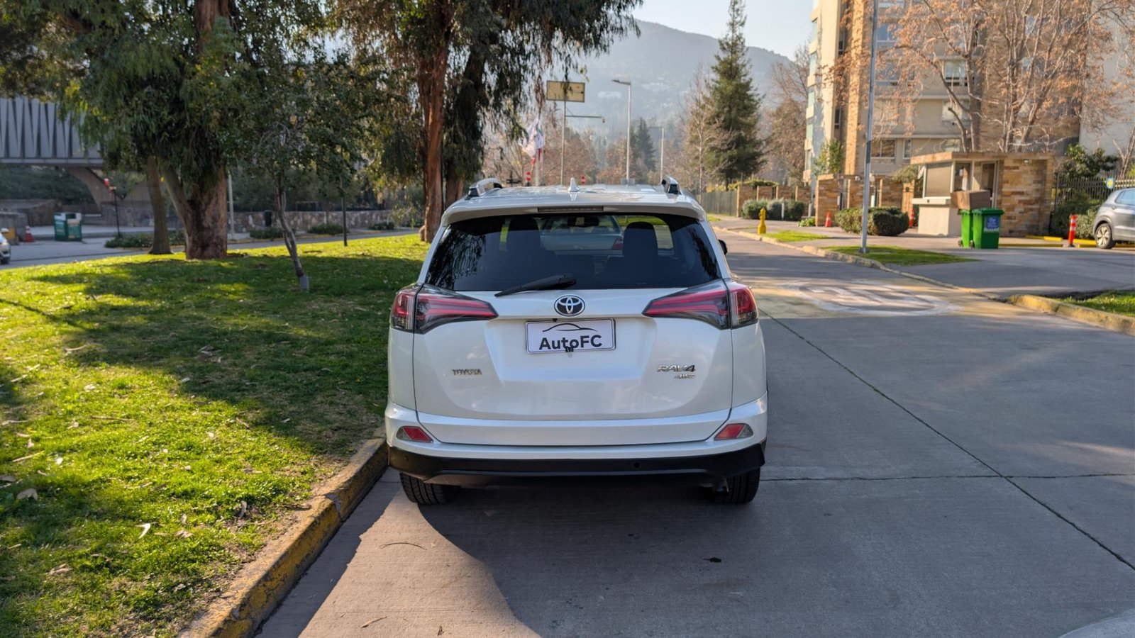 Toyota RAV4 limited 2.5 AWD 2018 - Imagen 8 de 20
