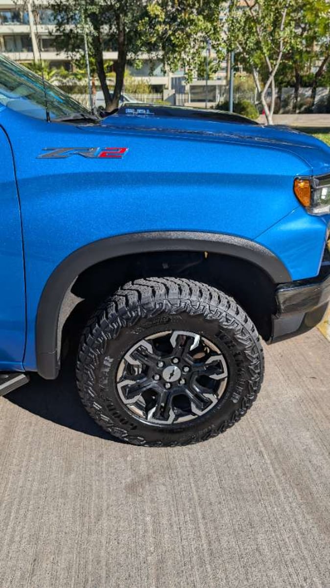Chevrolet SILVERADO 6.2 ZR2 AUTO DC 4WD R 2023 - Imagen 12 de 20