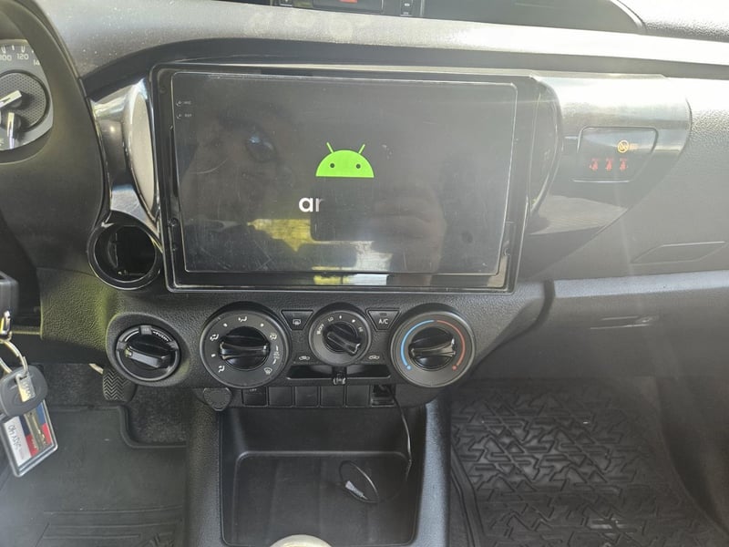 Toyota HILUX 2.4 DX DIESEL 4X4 DOB. CAB. 7AB MT 4P 2023 - Imagen 13 de 20