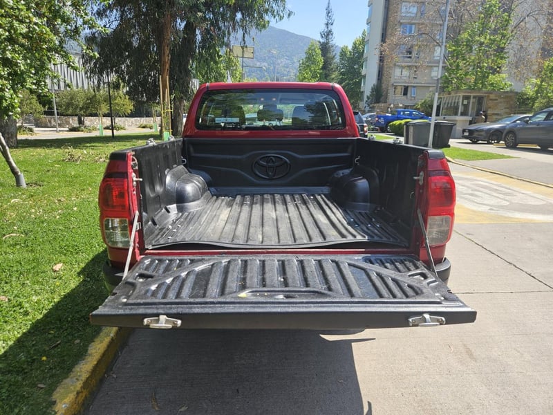 Toyota HILUX 2.4 DX DIESEL 4X4 DOB. CAB. 7AB MT 4P 2023 - Imagen 9 de 20