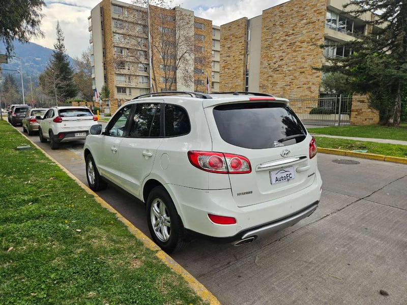 Hyundai SANTA FE GLS 4x2 MT 2013 - Imagen 7 de 20