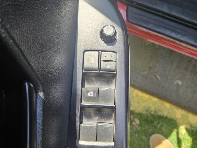 Toyota HILUX 2.4 DX DIESEL 4X4 DOB. CAB. 7AB MT 4P 2023 - Imagen 11 de 20