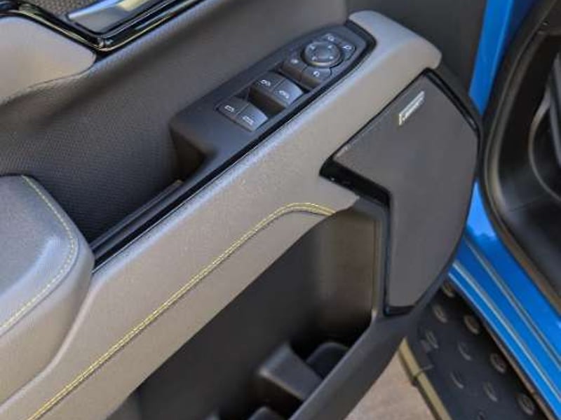 Chevrolet SILVERADO 6.2 ZR2 AUTO DC 4WD R 2023 - Imagen 18 de 20