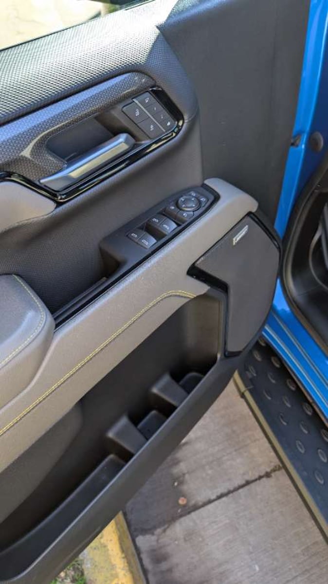 Chevrolet SILVERADO 6.2 ZR2 AUTO DC 4WD R 2023 - Imagen 18 de 20