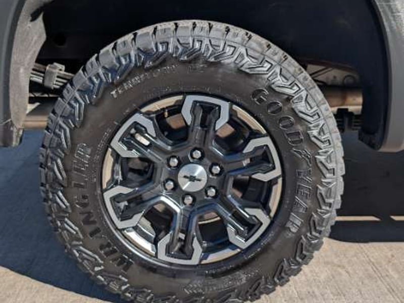 Chevrolet SILVERADO 6.2 ZR2 AUTO DC 4WD R 2023 - Imagen 11 de 20
