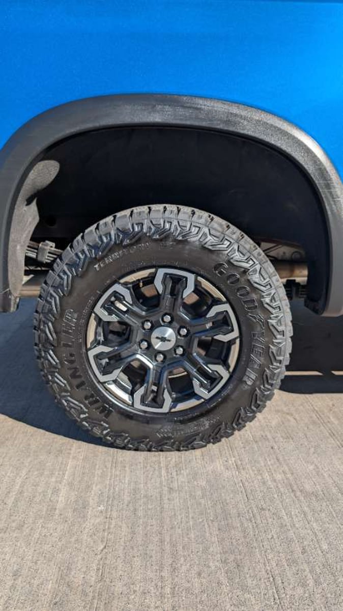 Chevrolet SILVERADO 6.2 ZR2 AUTO DC 4WD R 2023 - Imagen 11 de 20