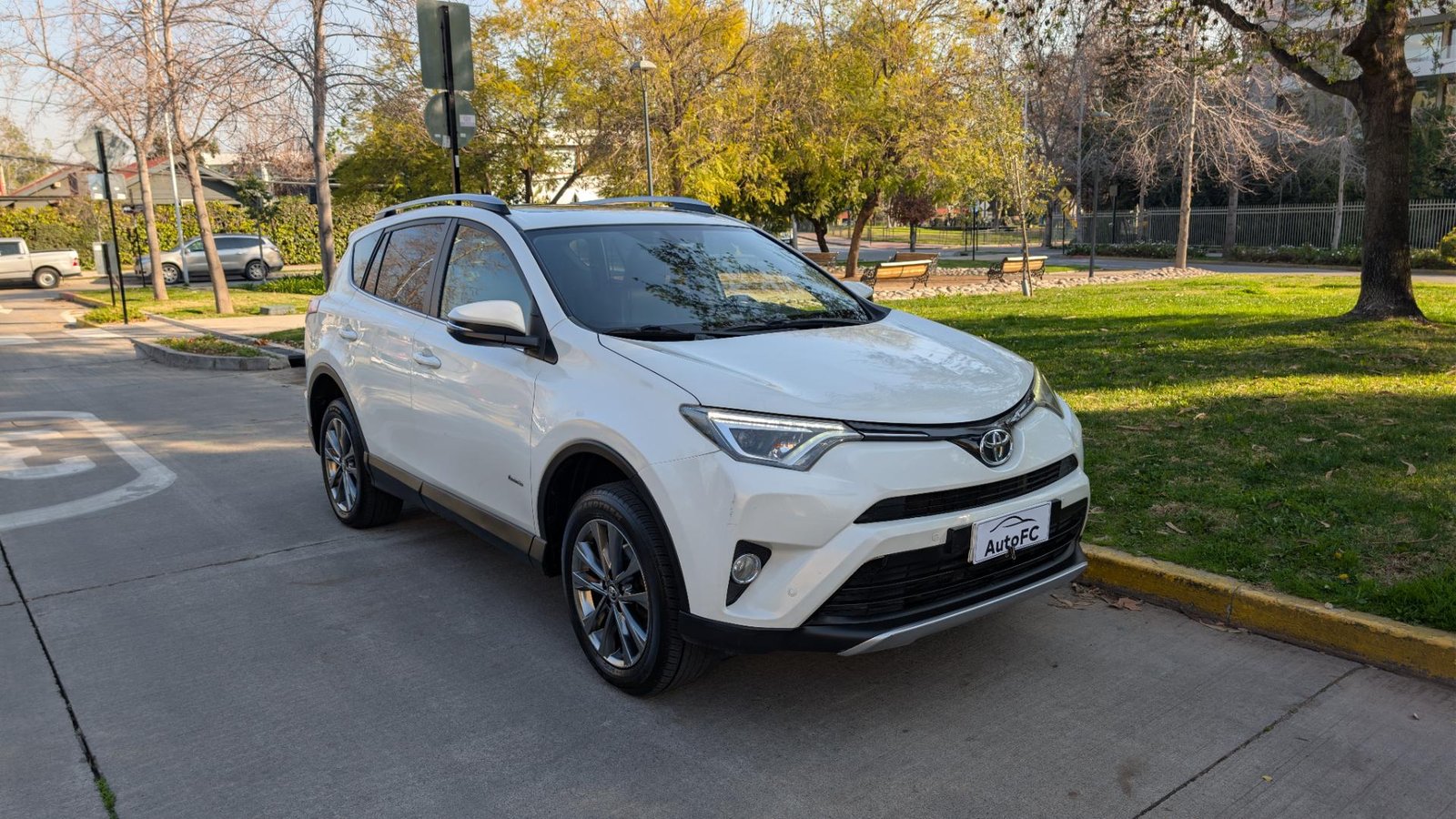 Toyota RAV4 limited 2.5 AWD 2018 - Imagen 3 de 20
