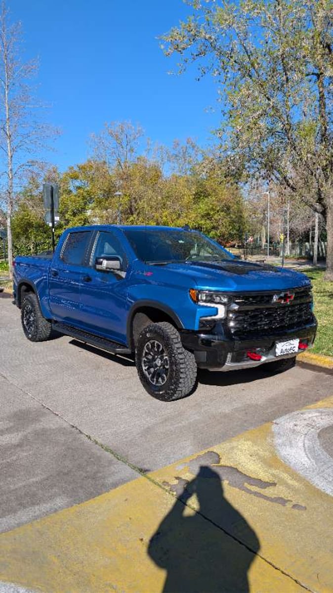 Chevrolet SILVERADO 6.2 ZR2 AUTO DC 4WD R 2023 - Imagen 3 de 20