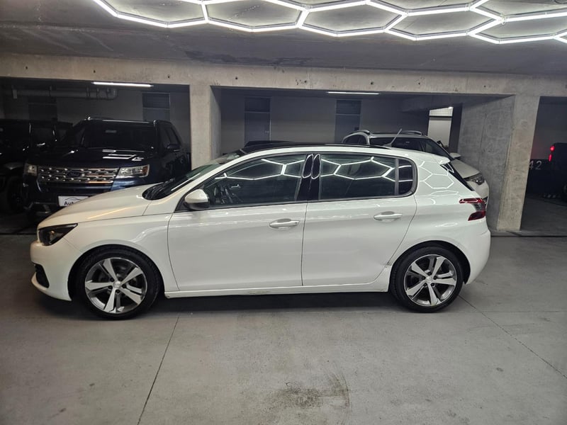 Peugeot 308 Allure BlueHDI 130 1.5 2020 - Imagen 6 de 20