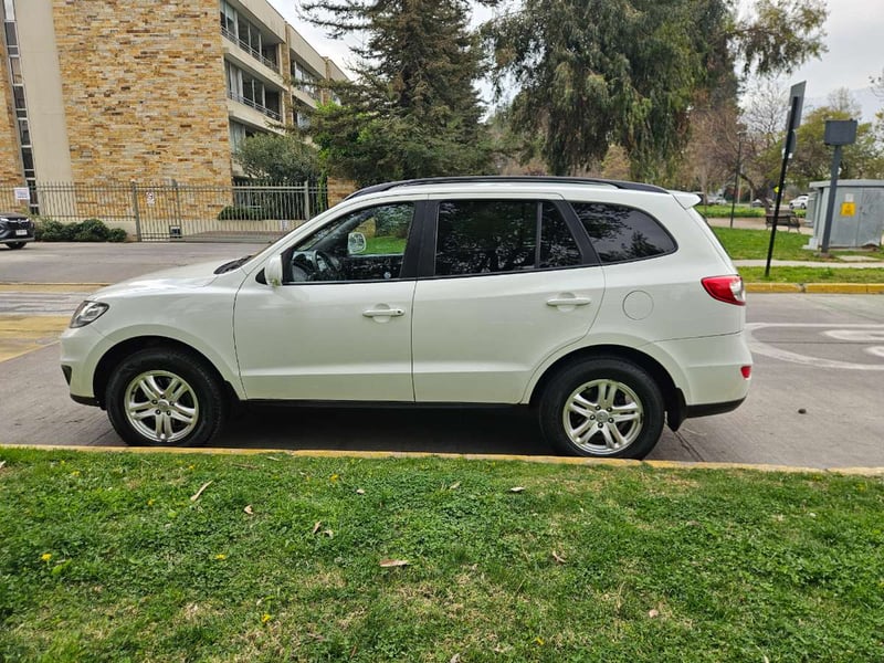 Hyundai SANTA FE GLS 4x2 MT 2013 - Imagen 8 de 20