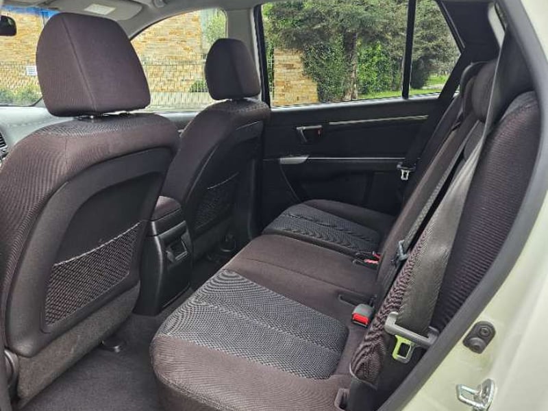 Hyundai SANTA FE GLS 4x2 MT 2013 - Imagen 12 de 20